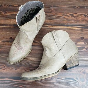 very volatile los angeles cowboy boots